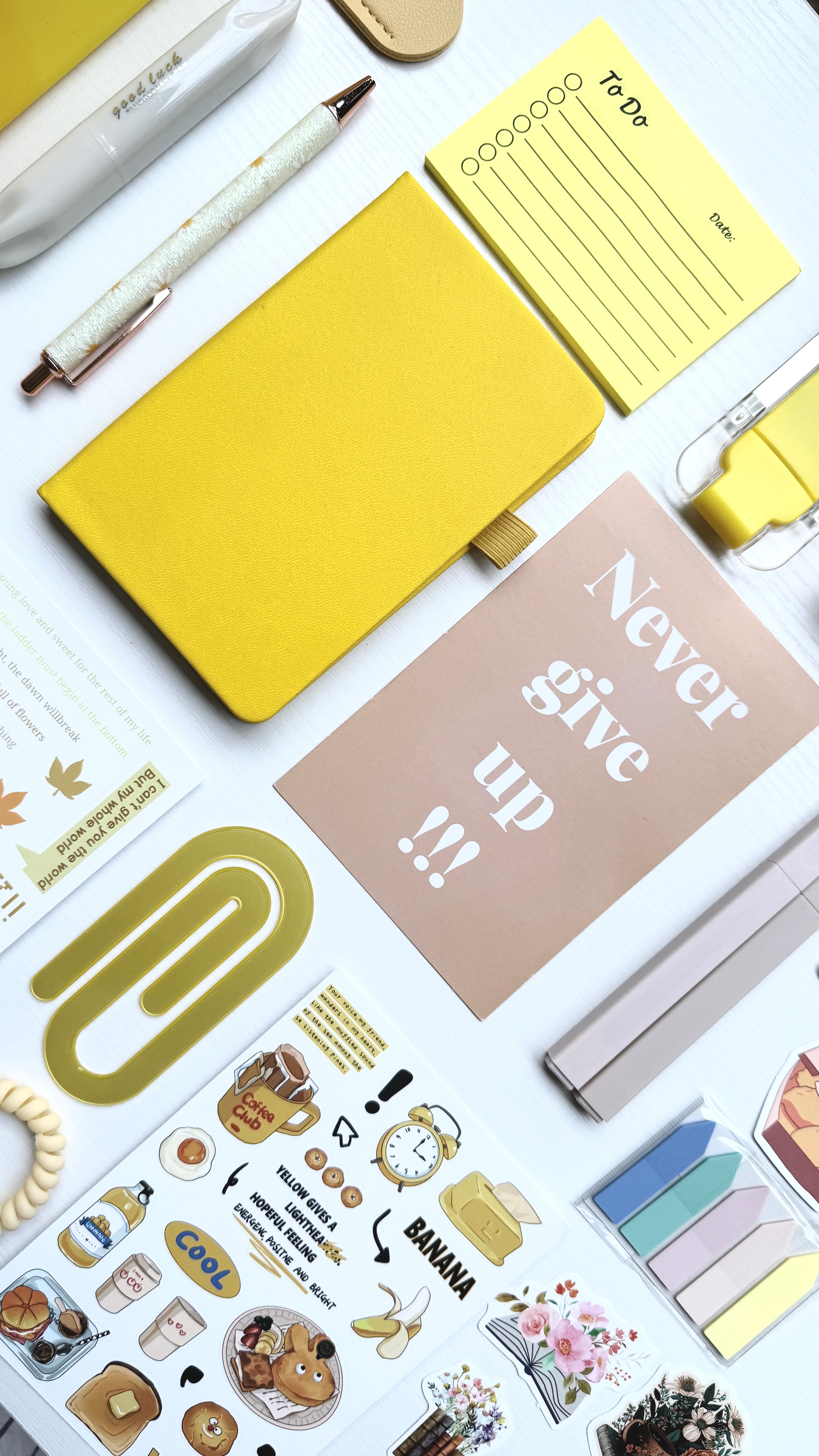 Cozy Stationery Gift Bundle – Yellow Blossom Soft Desk Set