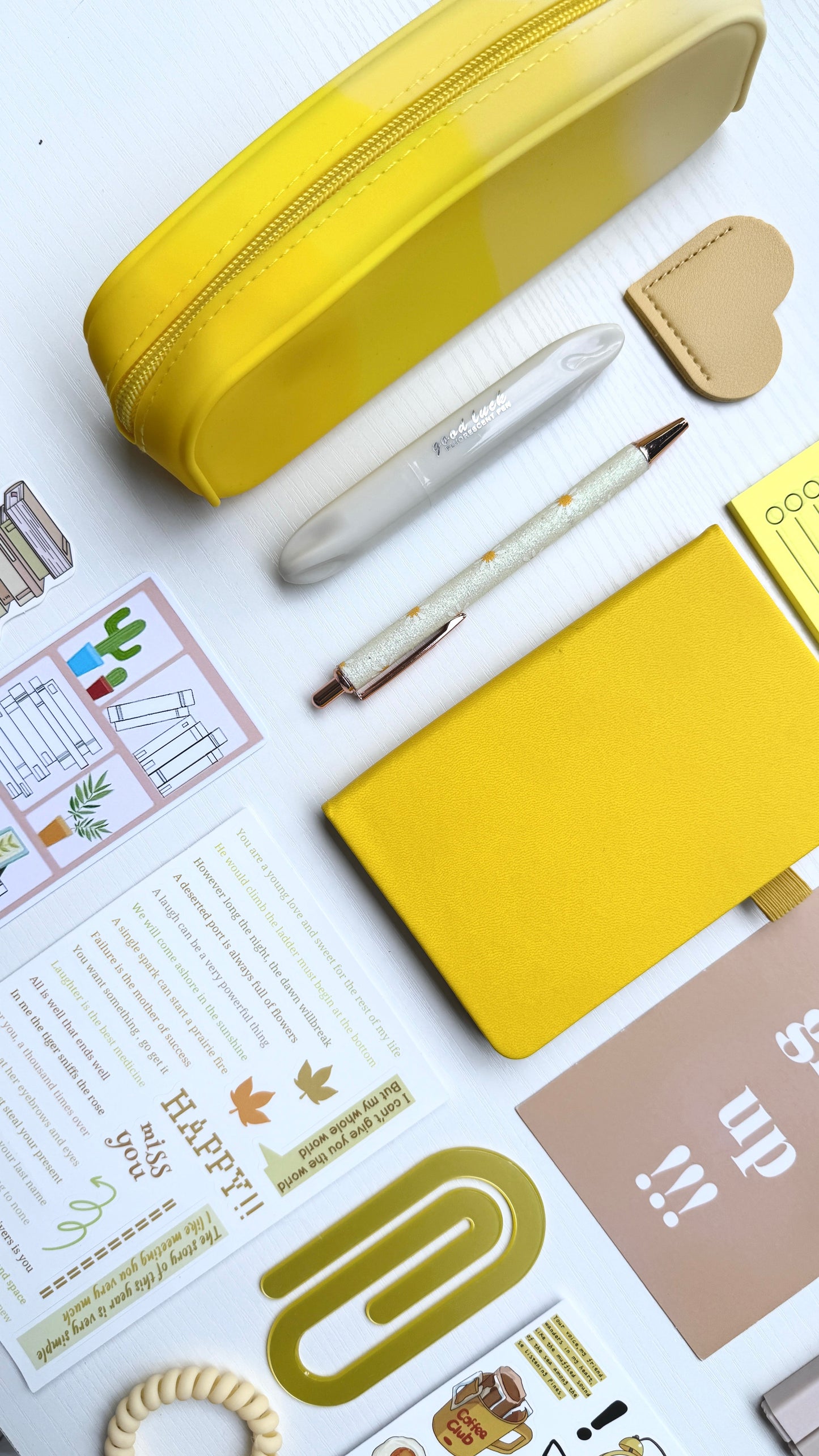 Cozy Stationery Gift Bundle – Yellow Blossom Soft Desk Set