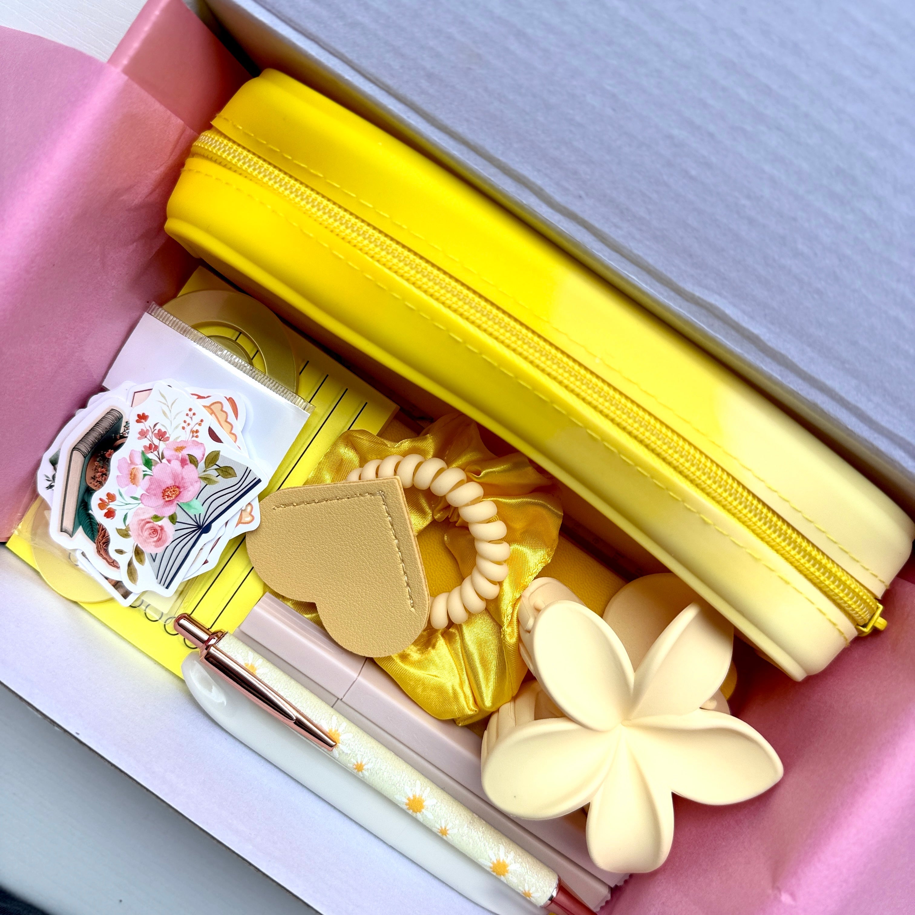 Cozy Stationery Gift Bundle – Yellow Blossom Soft Desk Set